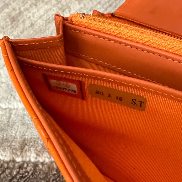 CHANEL BRIGHT ORANGE DIAMOND STITCH PATENT LEATHER LONG WALLET WITH BOX - Picture 14 of 16